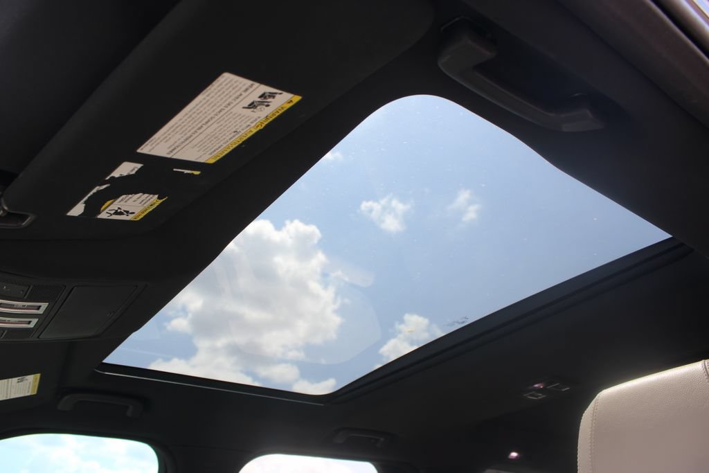 Used 2019 Land Rover Discovery SE AWD/4WD image 39