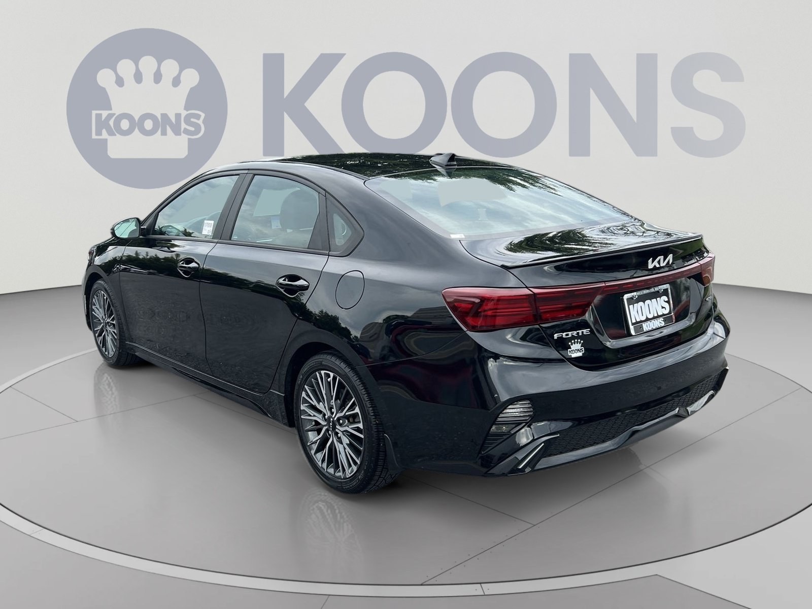 Used 2023 Kia Forte GT-Line w/ GT-Line Technology Package FWD image 4