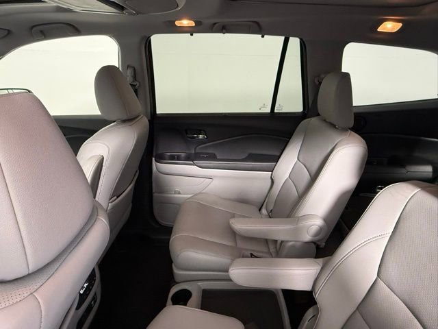 Used 2020 Honda Pilot Elite image 39