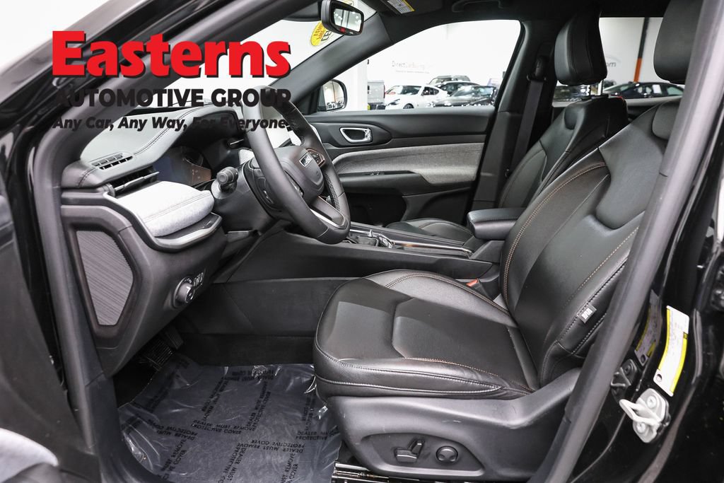 Used 2024 Jeep Compass Latitude AWD/4WD image 13