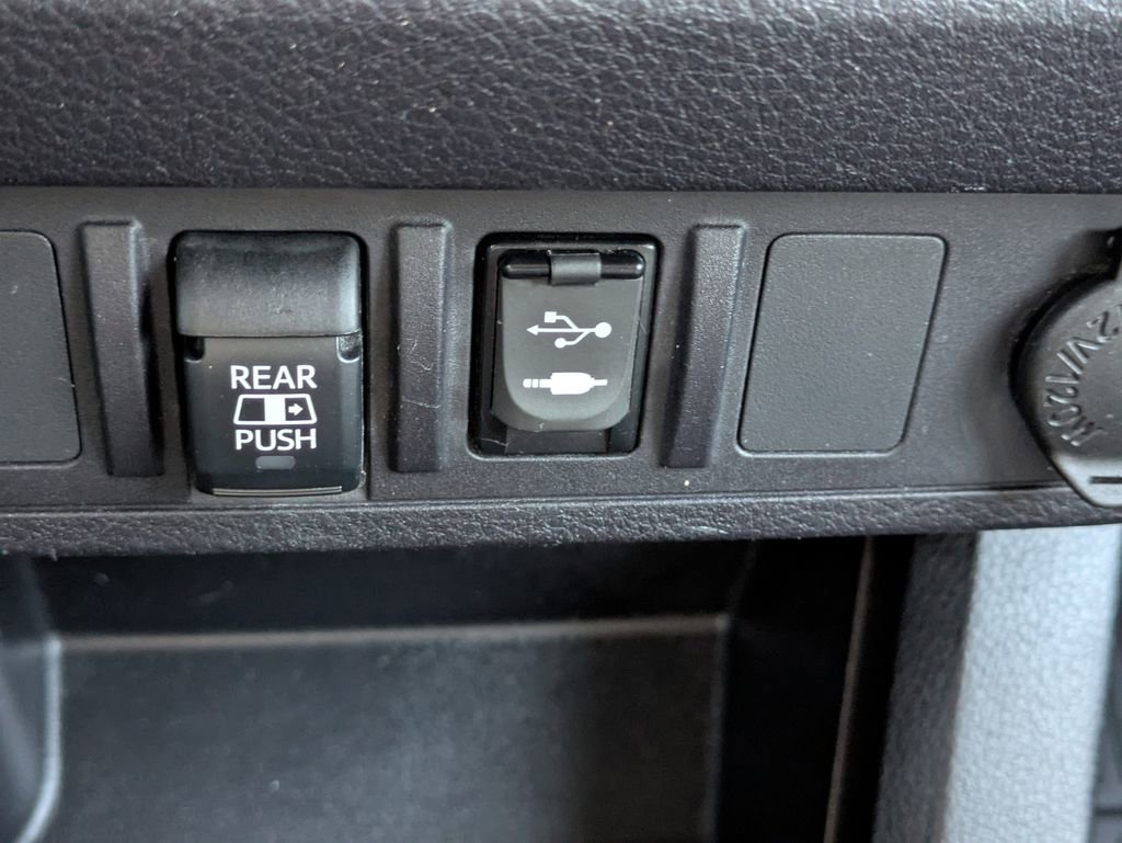 Used 2019 Toyota Tacoma SR5 RWD image 23
