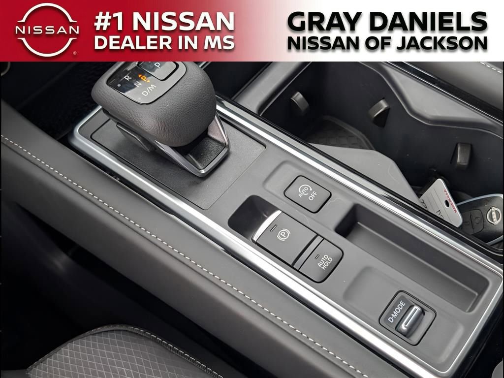 New 2026 Nissan Pathfinder SV image 16