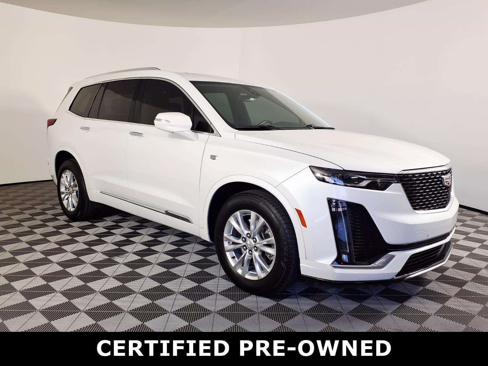 Certified 2024 Cadillac XT6 Luxury FWD image 3