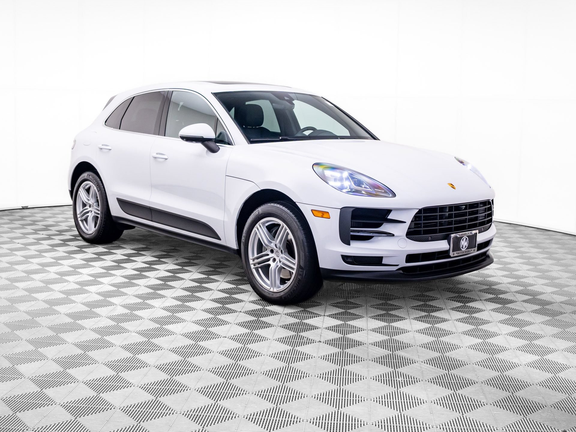 Certified 2021 Porsche Macan S AWD/4WD image 6
