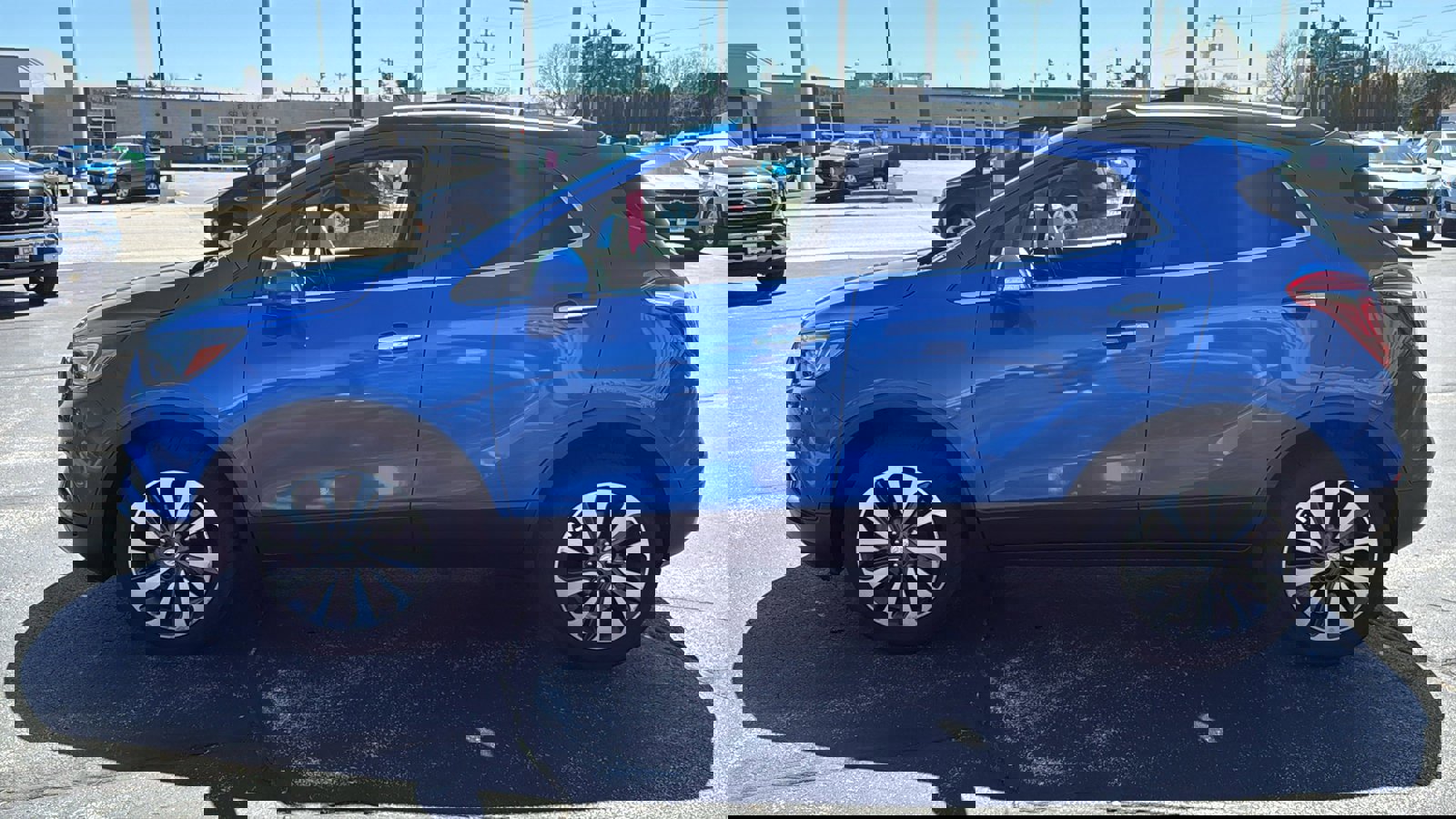 Used 2018 Buick Encore Essence AWD/4WD image 5