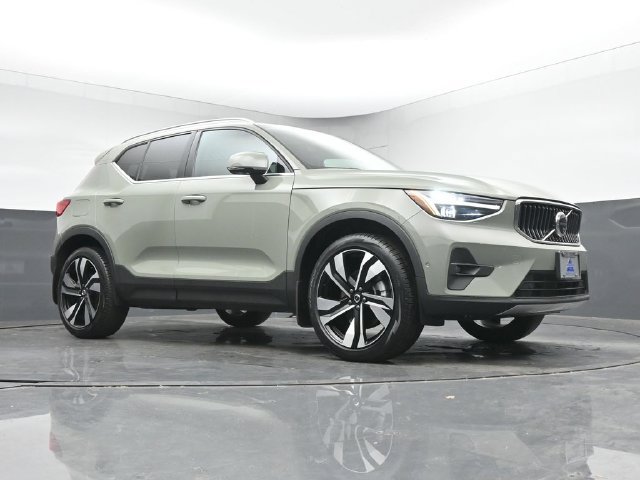Used 2025 Volvo XC40 B5 Ultra w/ Climate Package AWD/4WD image 36