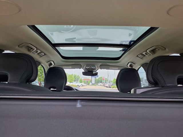 Used 2023 Volvo XC60 B5 Ultimate w/ Climate Package FWD image 21