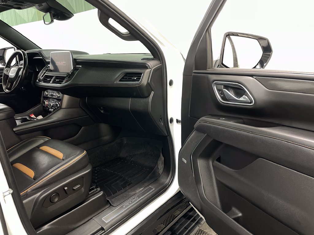 Used 2023 GMC Yukon XL AT4 w/ AT4 Premium Package AWD/4WD image 43