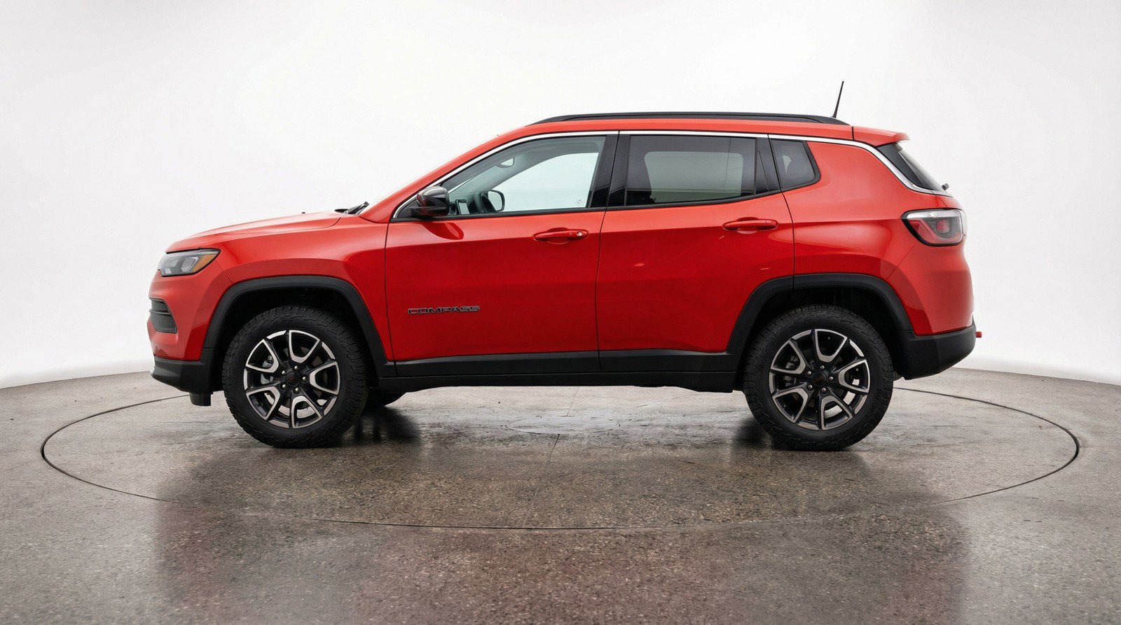 Used 2025 Jeep Compass Trailhawk image 5