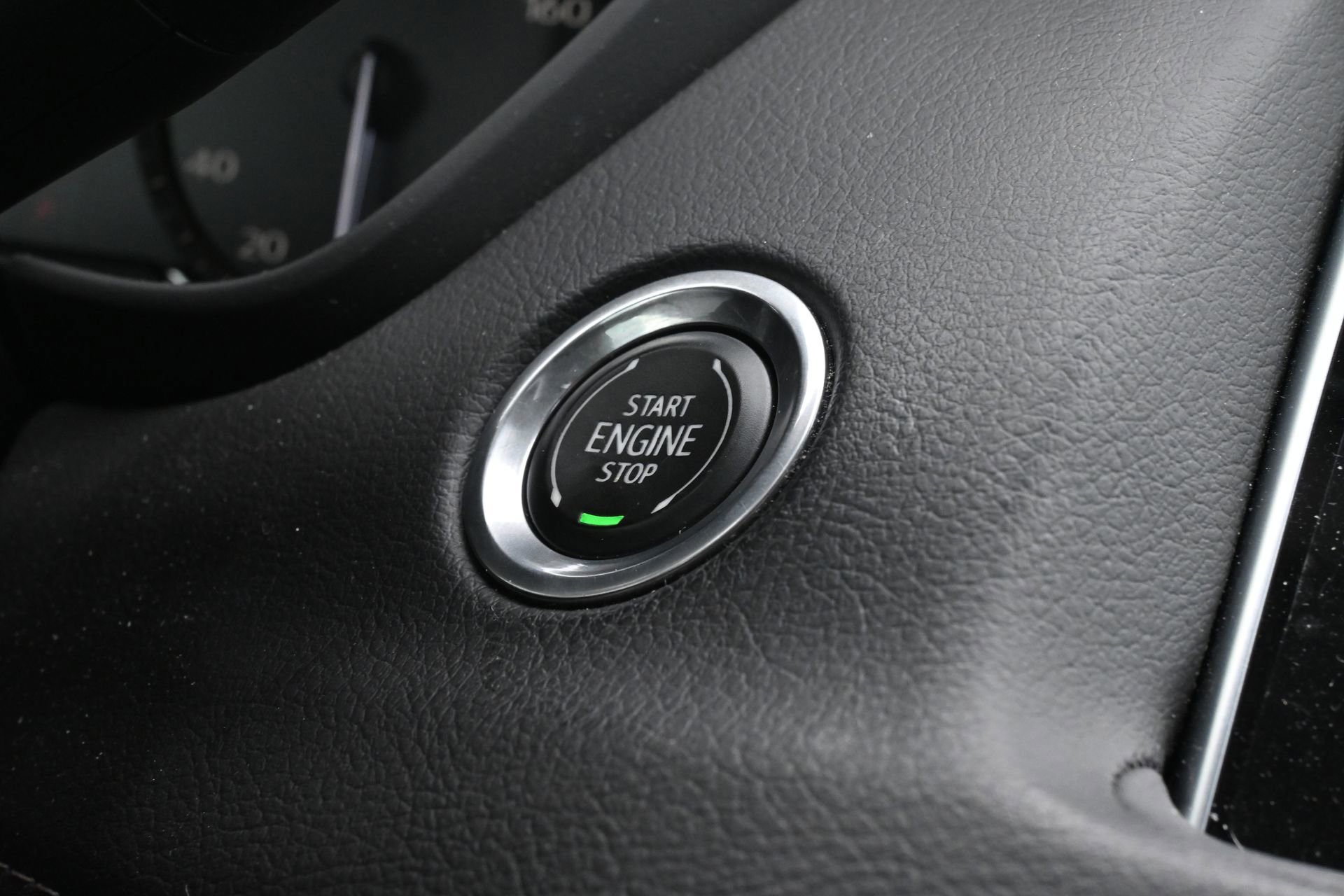 Certified 2023 Cadillac XT4 Luxury FWD image 15