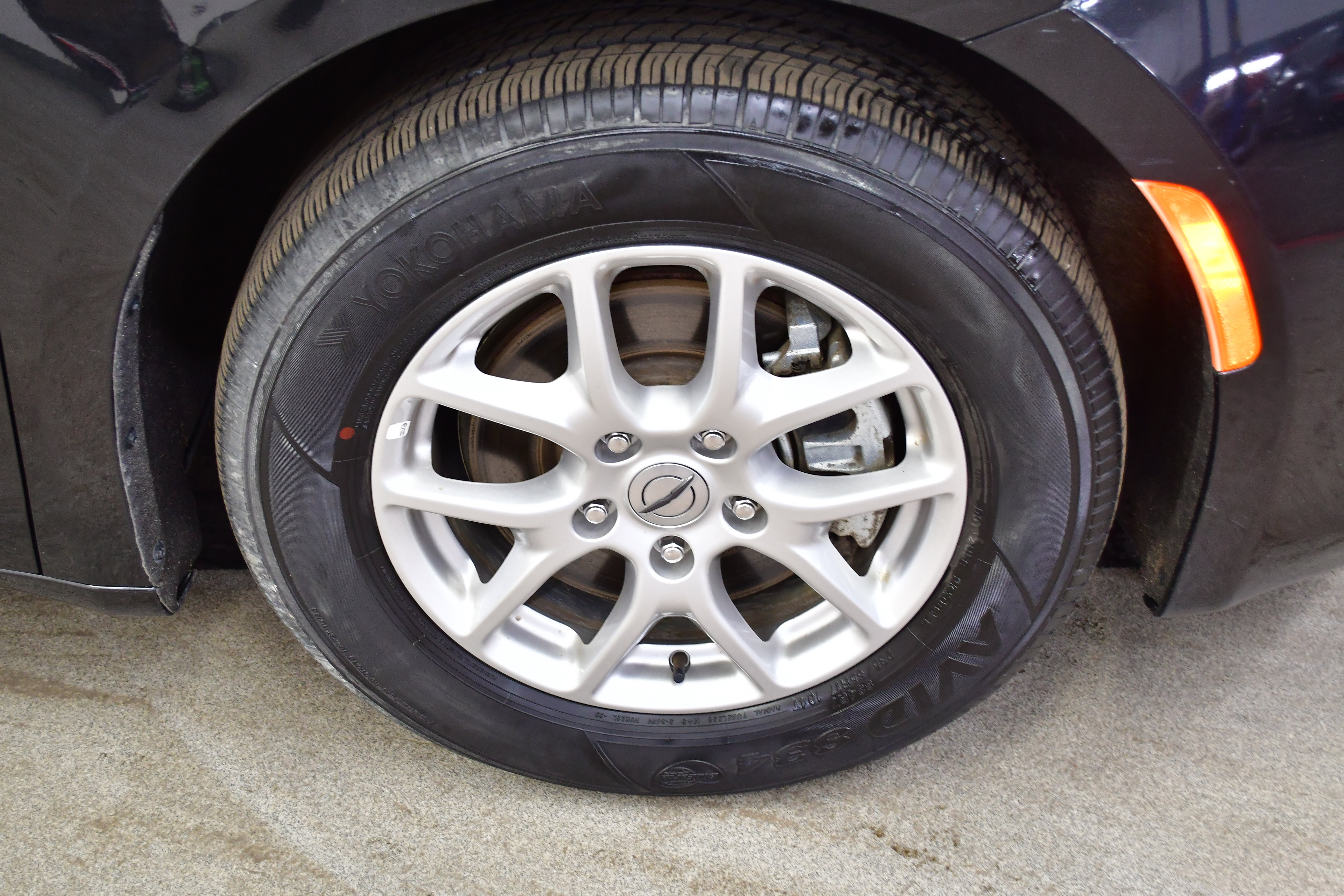 Used 2023 Chrysler Voyager LX FWD image 36