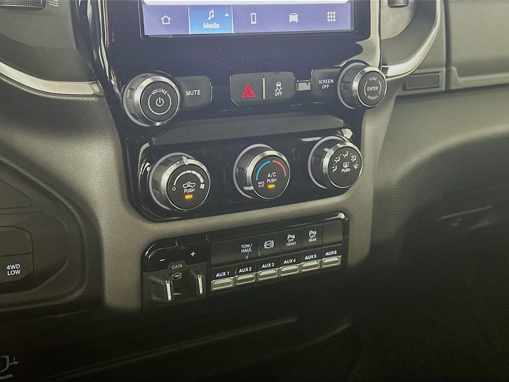 New 2026 RAM 3500 Big Horn AWD/4WD image 15