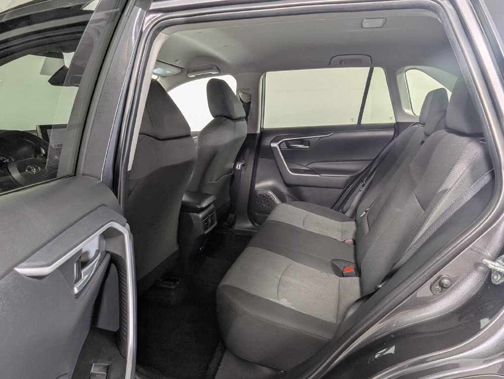 Used 2025 Toyota RAV4 XLE FWD image 24