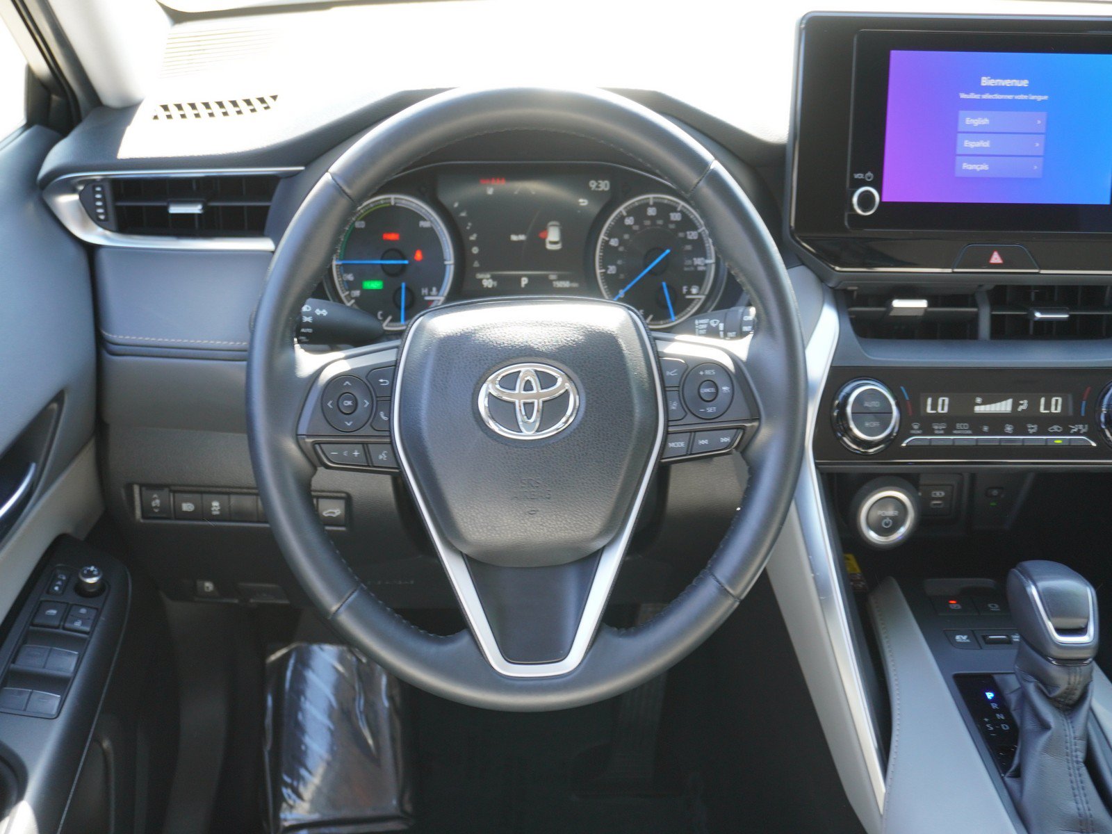 Used 2024 Toyota Venza LE AWD/4WD image 13