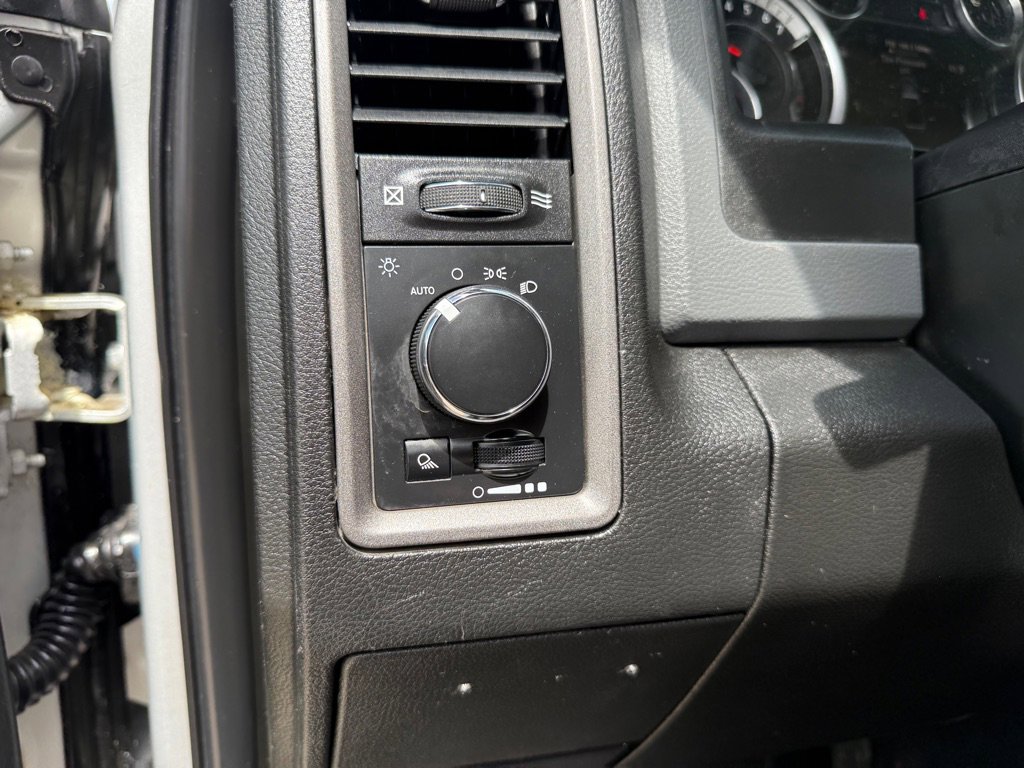 Used 2018 RAM 2500 Tradesman w/ Chrome Appearance Group image 22