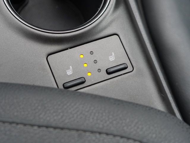 Used 2022 Toyota Camry XSE image 34