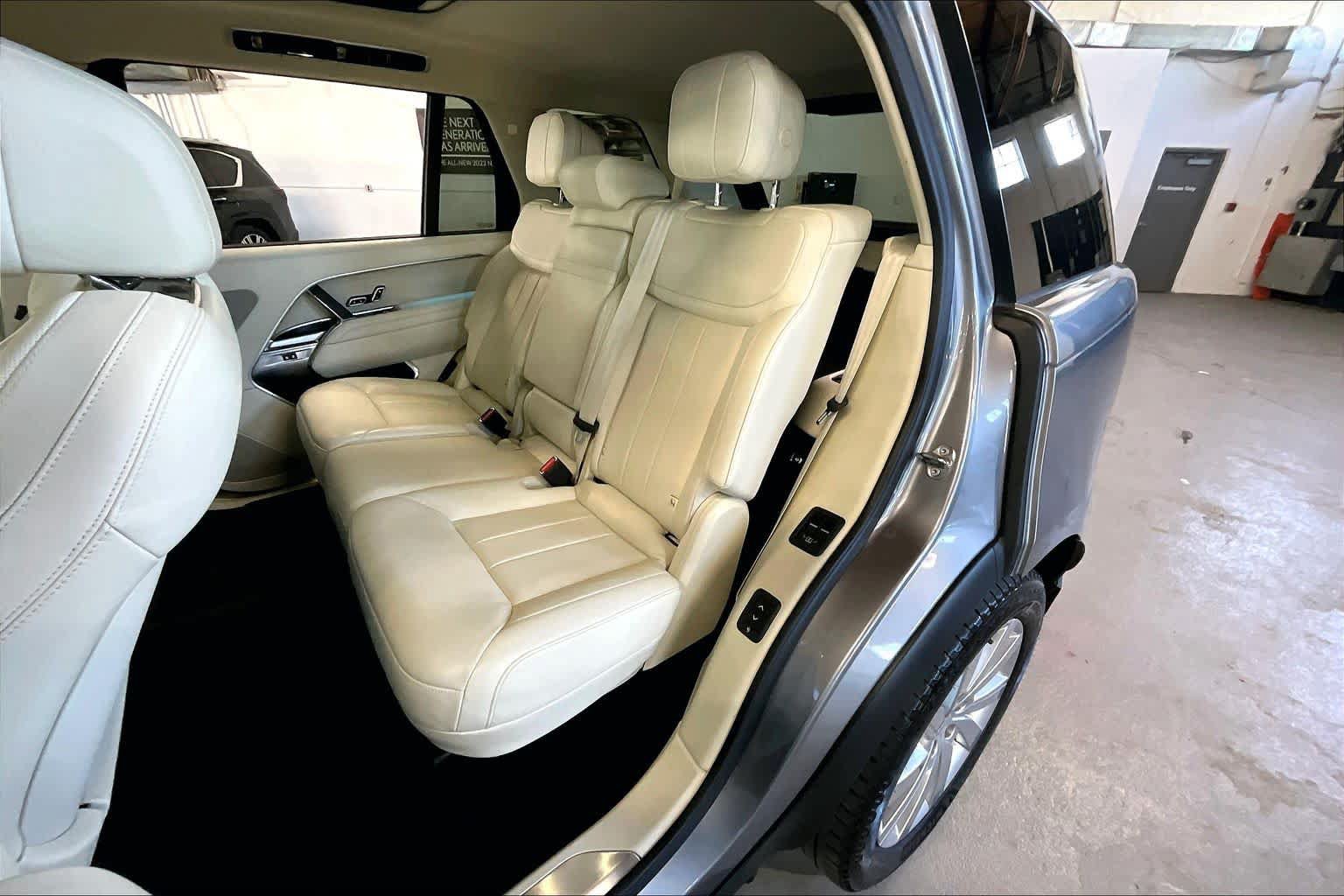 Used 2024 Land Rover Range Rover Long Wheelbase SE AWD/4WD image 22