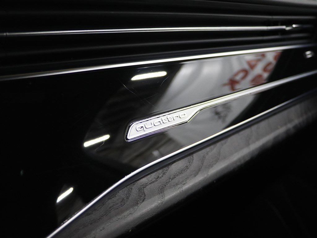 Used 2020 Audi Q7 3.0T Prestige w/ Prestige Package image 33