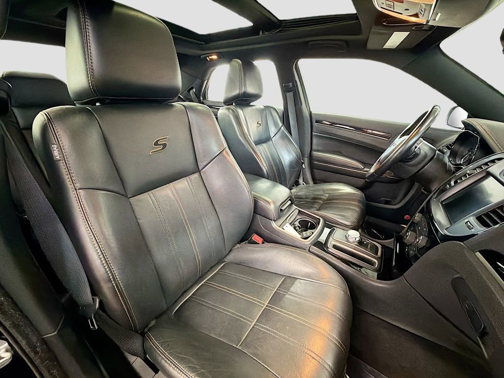 Used 2016 Chrysler 300 S image 29