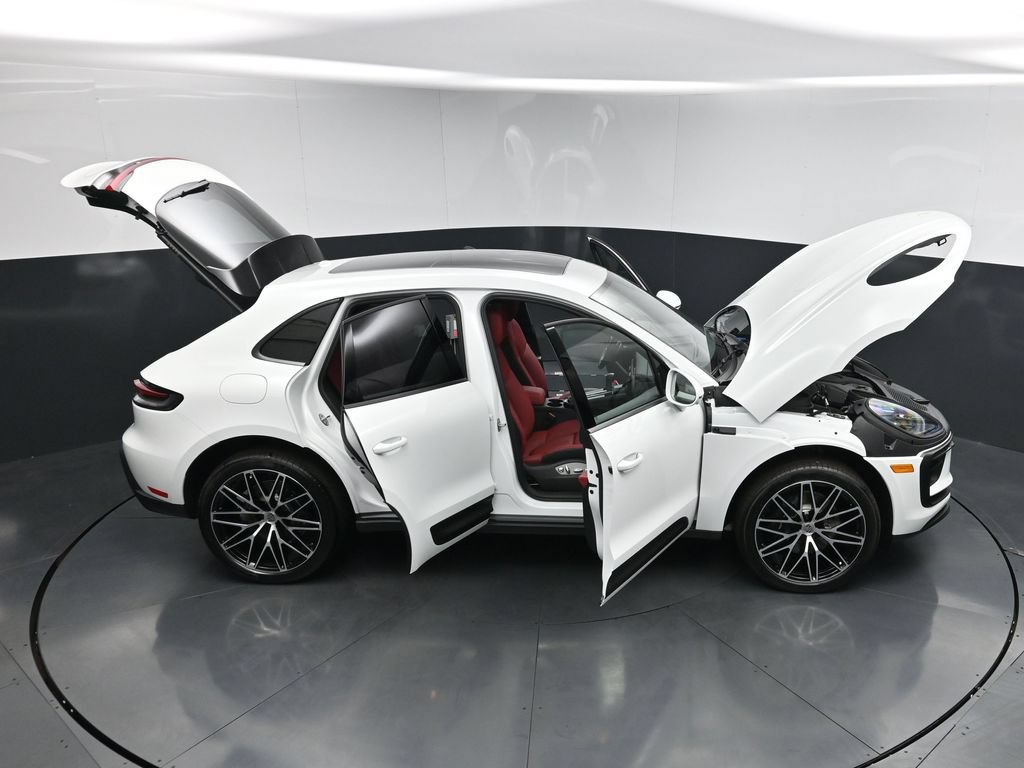 New 2026 Porsche Macan AWD/4WD image 32