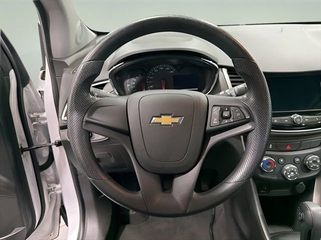 Used 2018 Chevrolet Trax LS FWD image 15