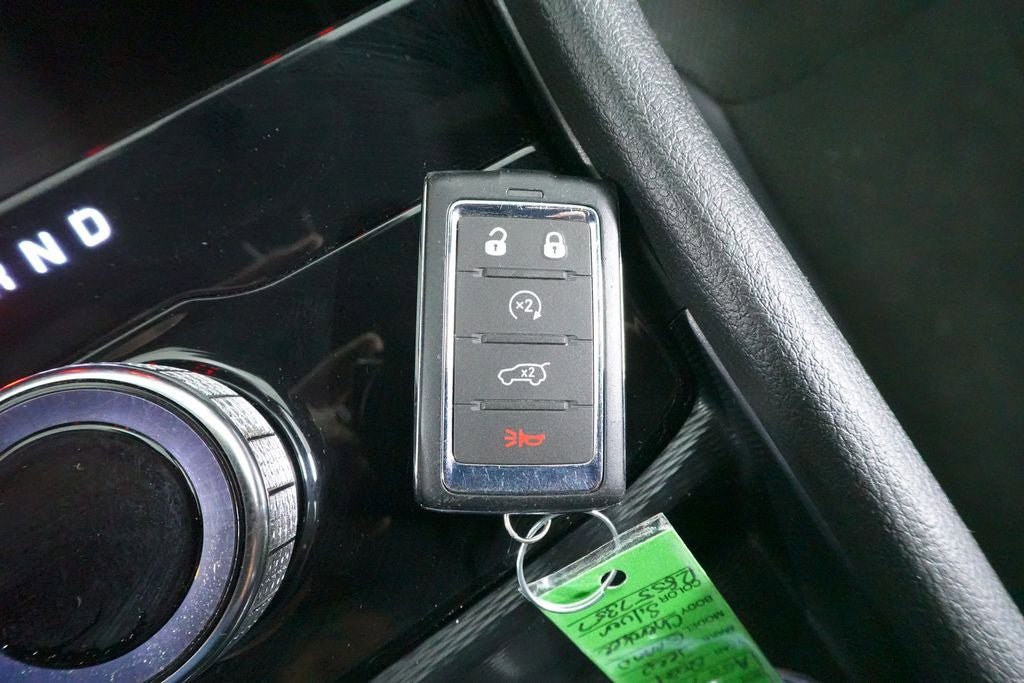 Used 2024 Jeep Grand Cherokee L Laredo AWD/4WD image 21