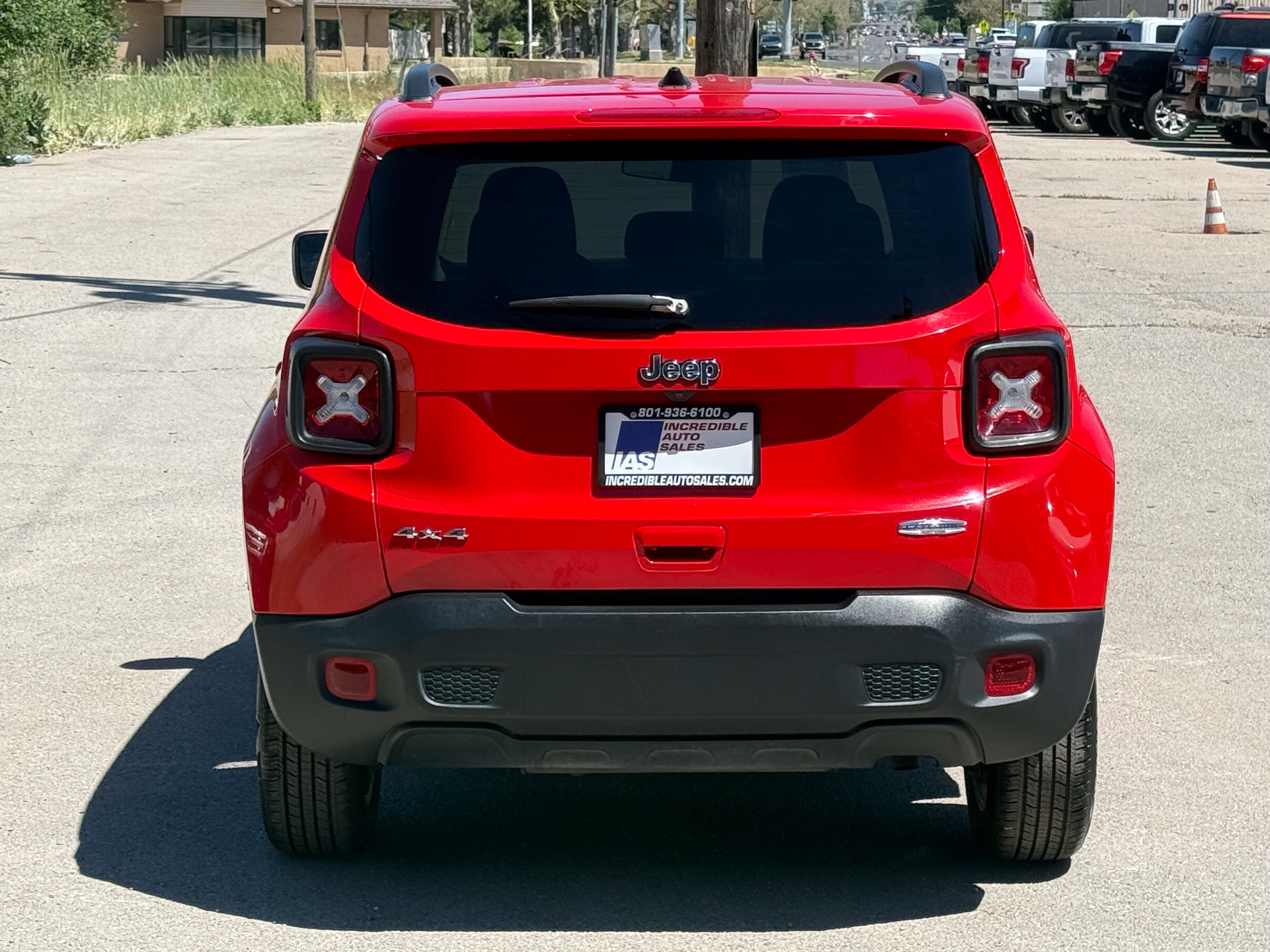 Used 2021 Jeep Renegade Latitude AWD/4WD image 3
