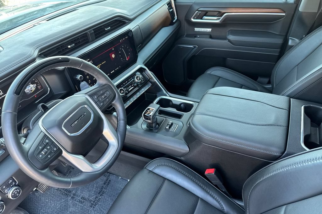 Used 2025 GMC Sierra 1500 Denali AWD/4WD image 4