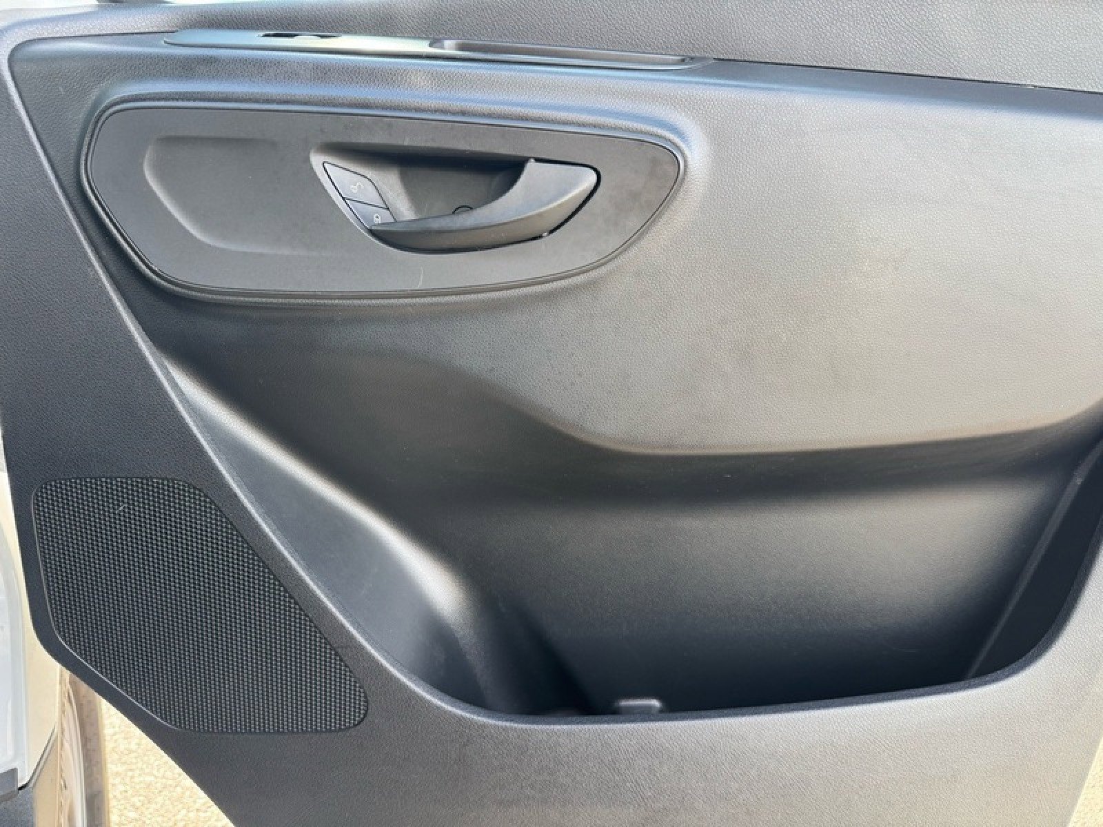 Used 2020 Mercedes-Benz Sprinter 2500 image 23