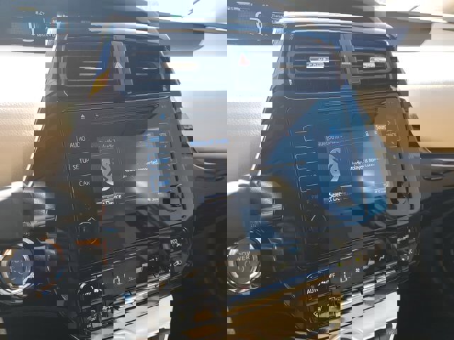 Used 2017 Toyota Prius Four image 18