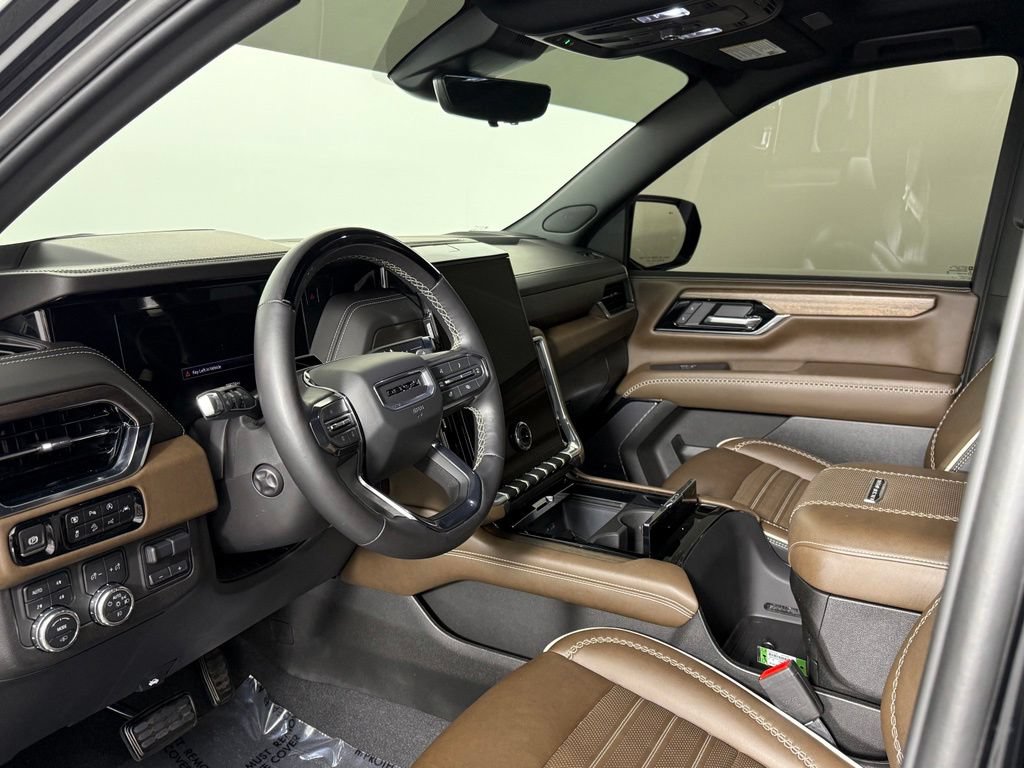 Used 2025 GMC Yukon XL Denali Ultimate AWD/4WD image 4