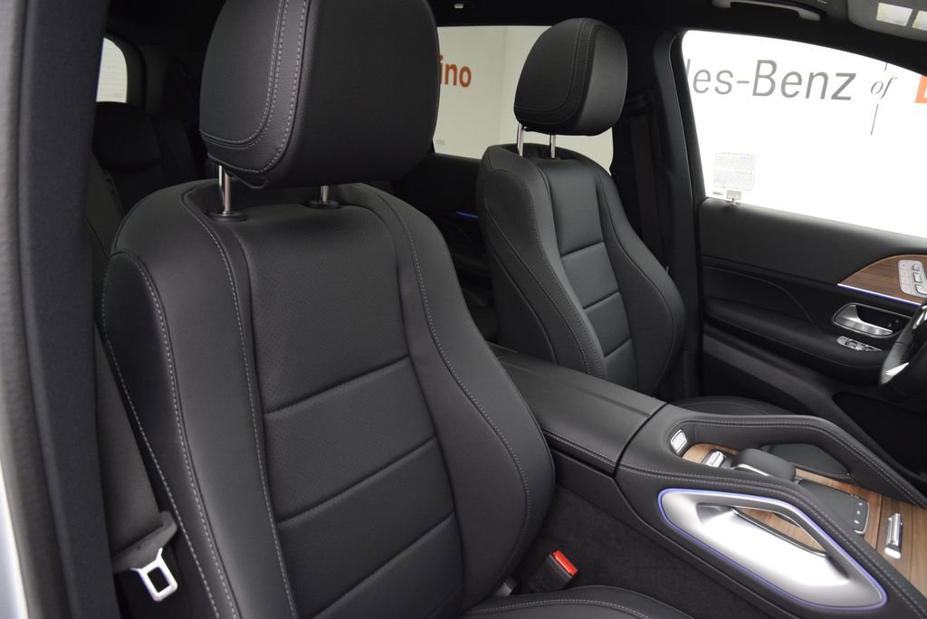 Used 2025 Mercedes-Benz GLS 450 4MATIC image 17