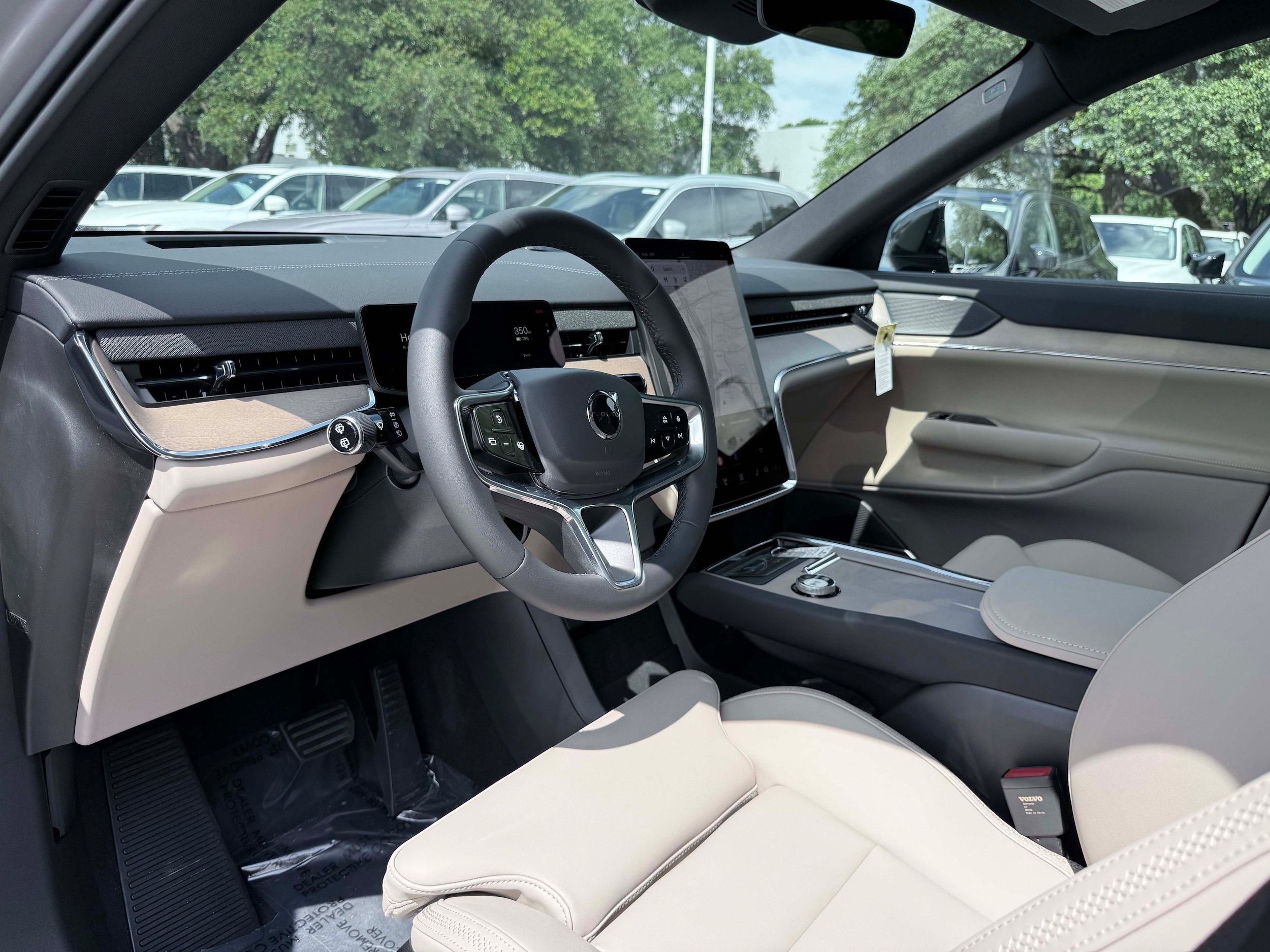 New 2026 Volvo EX90 Plus RWD image 11