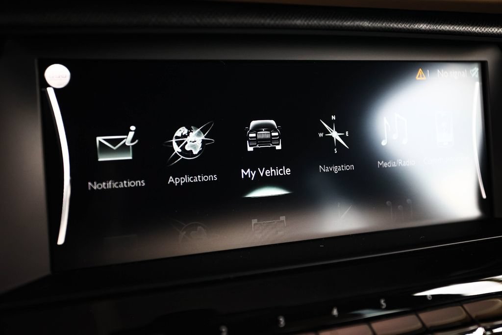 Used 2022 Rolls-Royce Cullinan AWD/4WD image 30
