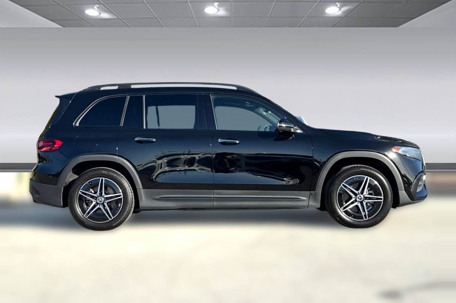 Certified 2024 Mercedes-Benz EQB 300 4MATIC image 8