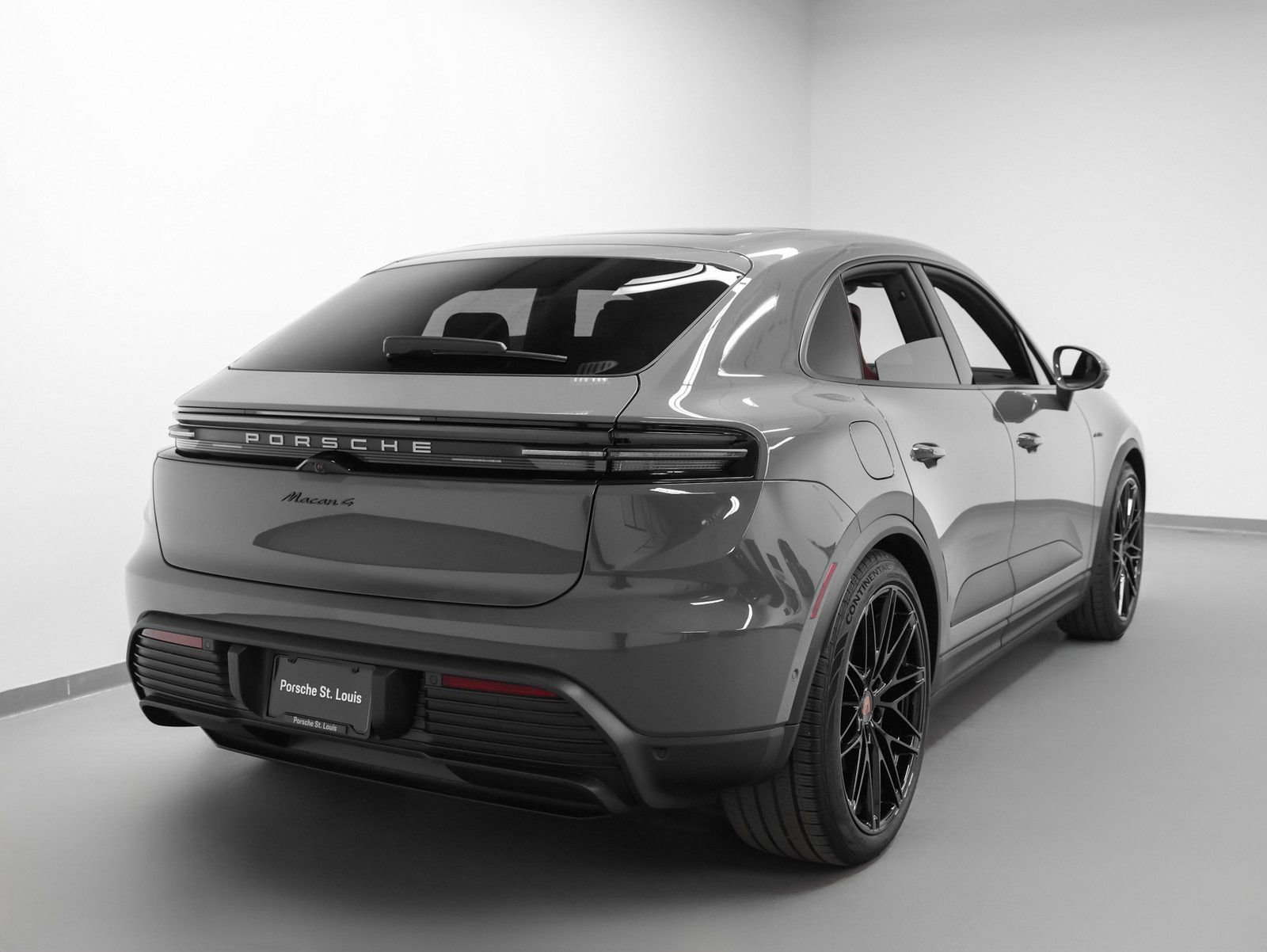 New 2026 Porsche Macan 4 Electric image 12
