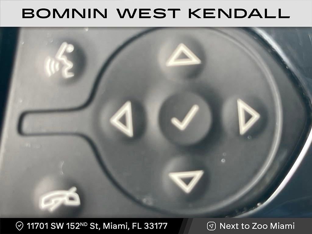 Used 2019 Chevrolet Traverse RS image 18