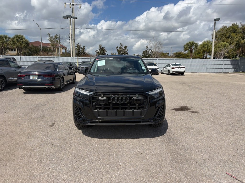 Used 2025 Audi Q7 2.0T Premium w/ Convenience Plus Package image 4