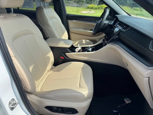 Certified 2023 Jeep Grand Cherokee L Limited w/ Luxury Tech Group II AWD/4WD image 14