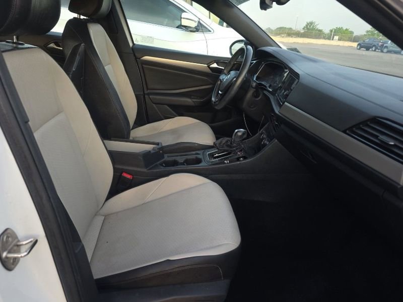 Used 2019 Volkswagen Jetta R-Line w/ R-Line Cold Weather Package FWD image 16