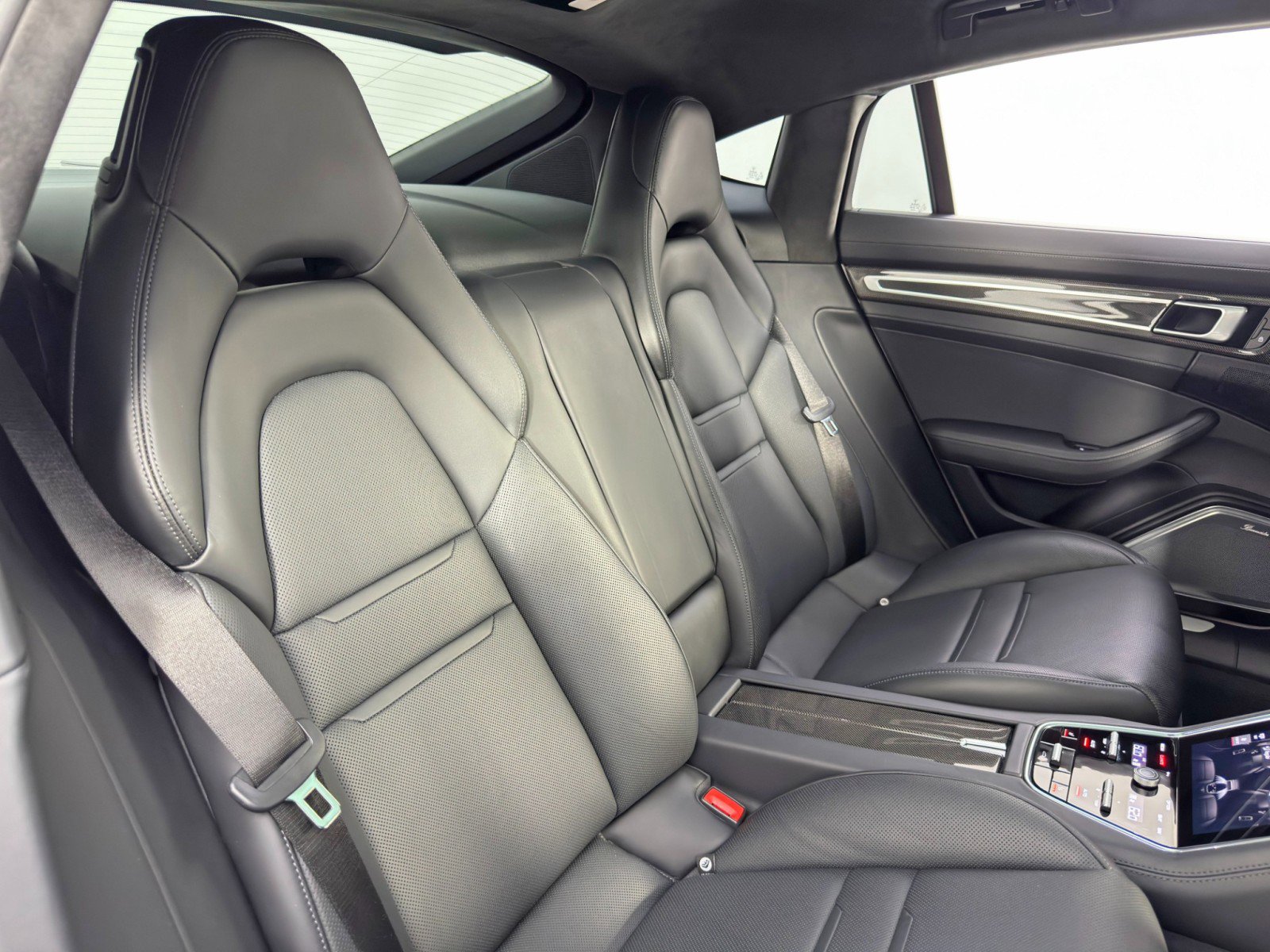 Used 2022 Porsche Panamera Turbo S w/ Premium Package image 45