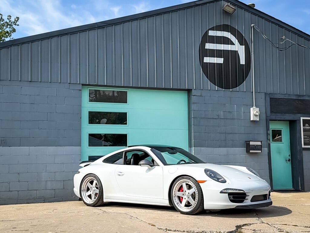 Used 2015 Porsche 911 Carrera 4S AWD/4WD image 2