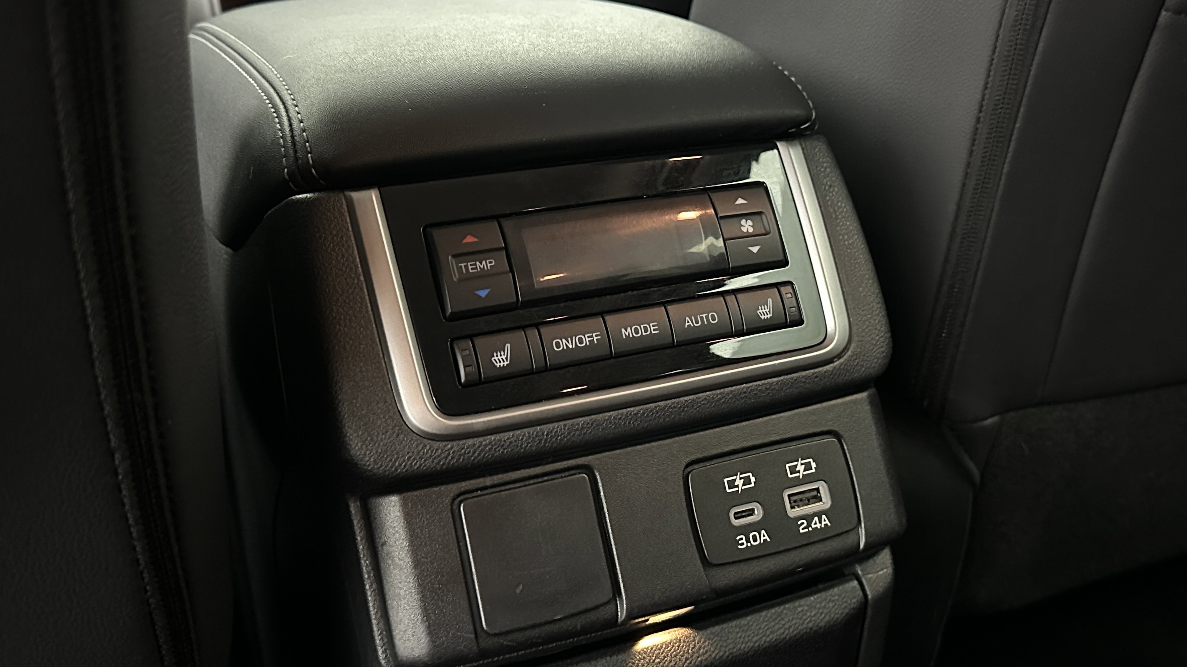 Used 2023 Subaru Ascent Limited image 29