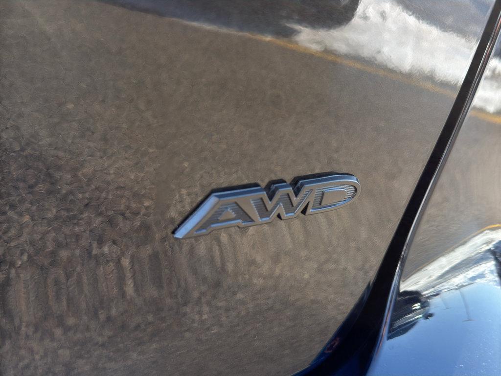 Used 2023 Chrysler Pacifica Touring-L w/ S Appearance Package image 9