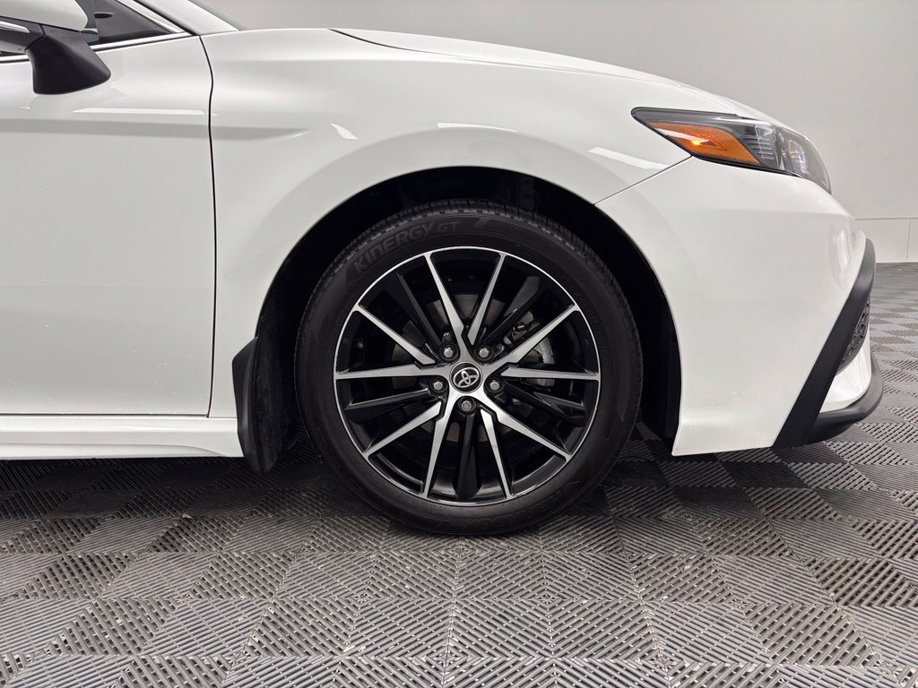 Used 2024 Toyota Camry SE AWD/4WD image 41