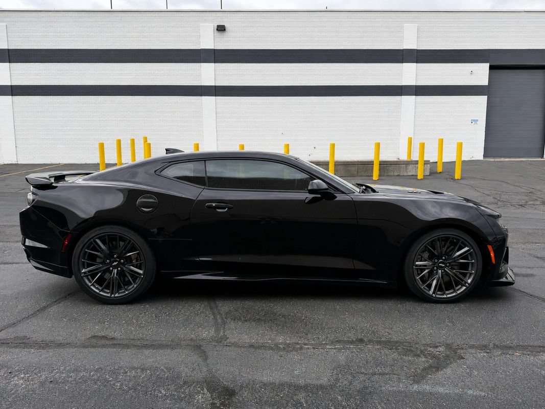 Used 2019 Chevrolet Camaro ZL1 w/ LPO, ZL1 Protection Package RWD image 8