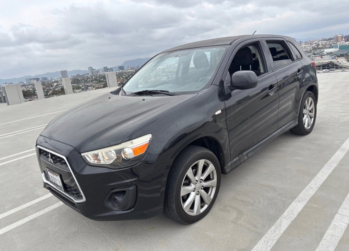 Used 2013 Mitsubishi Outlander Sport ES image 1