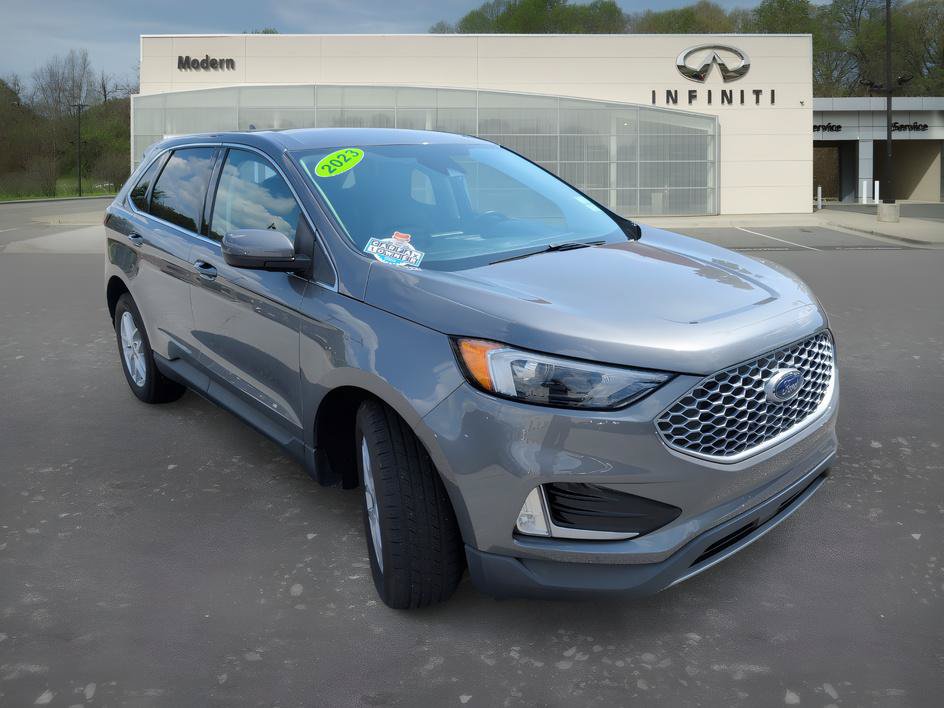 Used 2023 Ford Edge SEL w/ Convenience Package AWD/4WD image 2