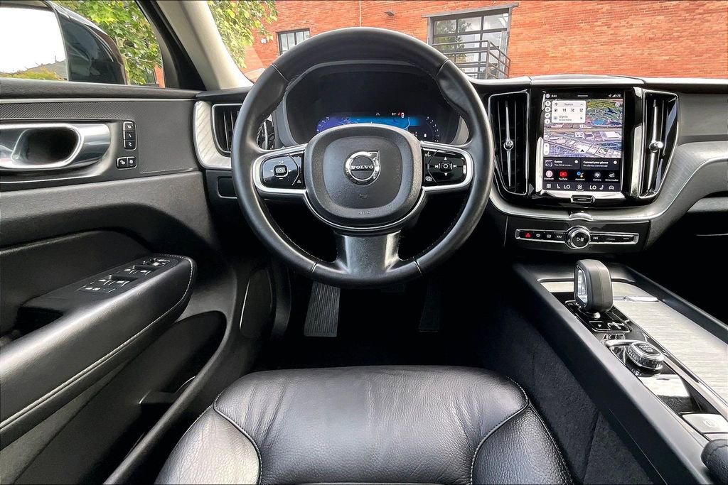 Used 2025 Volvo XC60 B5 Plus AWD/4WD image 8
