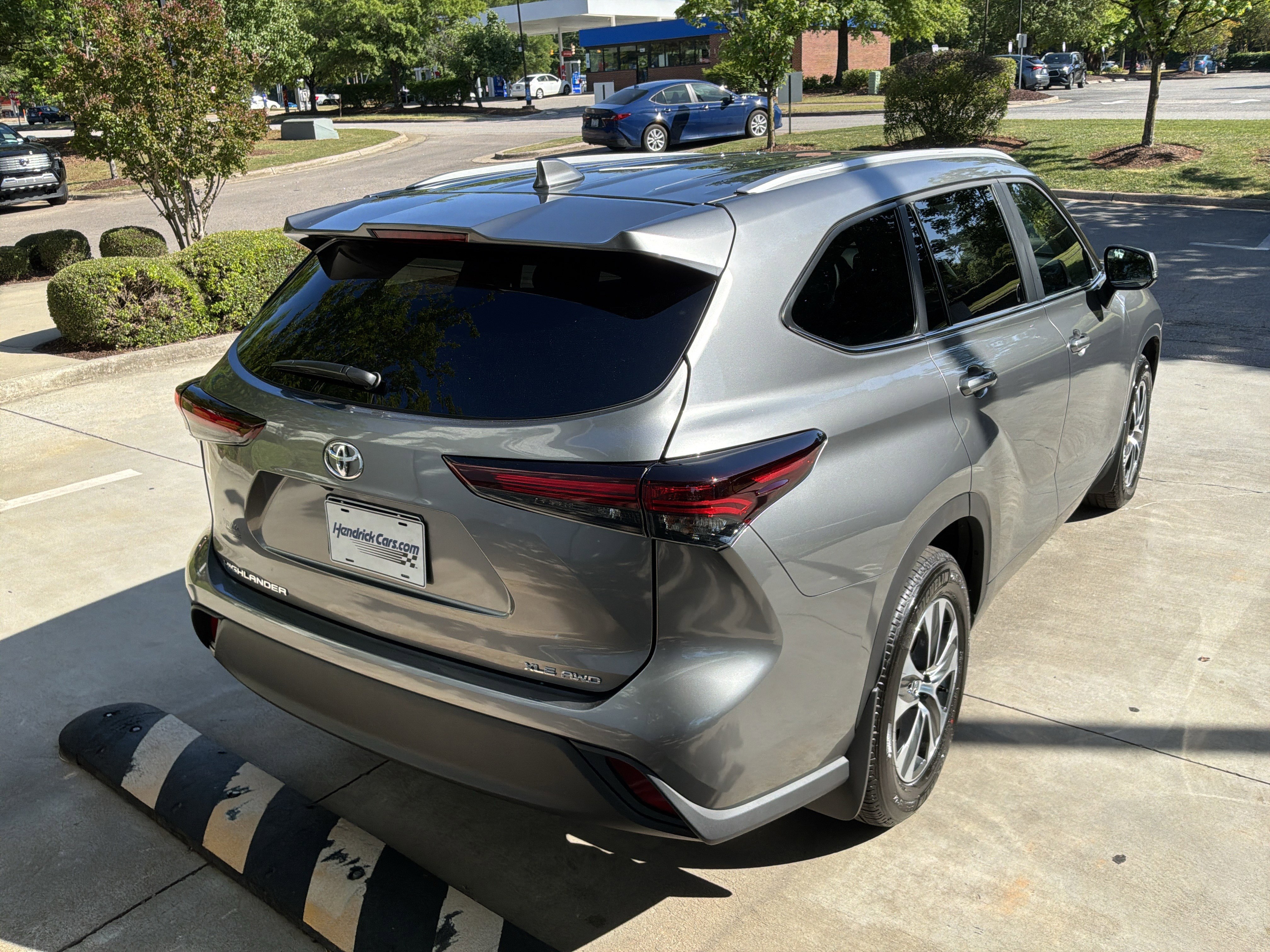 Used 2026 Toyota Highlander XLE AWD/4WD image 10